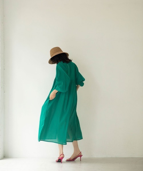 marjour(マージュール)の「SHEER COTTON PINTUCK ONEPIECE(シャツワンピース・レディース・グリーン・M)」の8枚目の写真