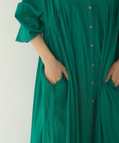 marjour(マージュール)の「SHEER COTTON PINTUCK ONEPIECE(シャツワンピース・レディース・グリーン・M)」の15枚目の写真