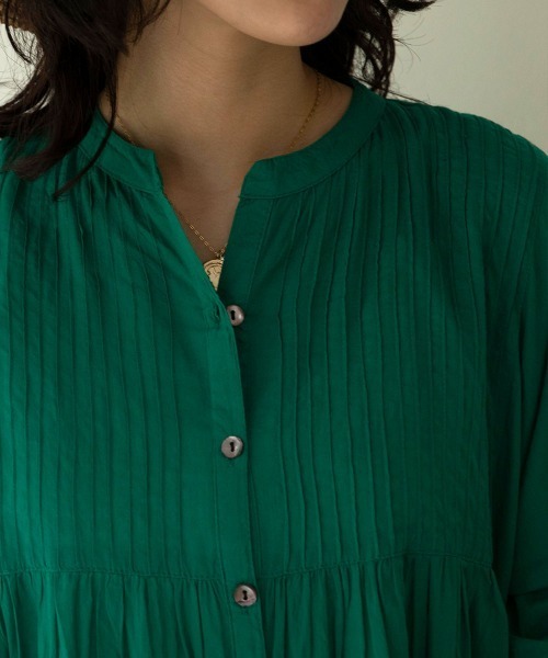marjour(マージュール)の「SHEER COTTON PINTUCK ONEPIECE(シャツワンピース・レディース・グリーン・M)」の3枚目の写真