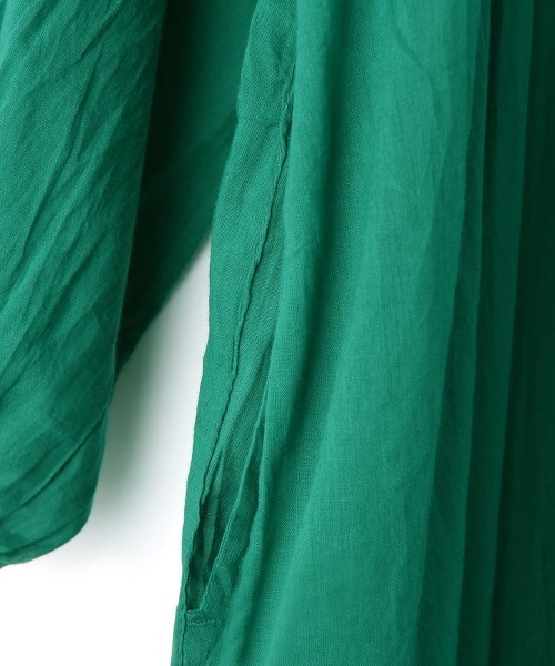 marjour(マージュール)の「SHEER COTTON PINTUCK ONEPIECE(シャツワンピース・レディース・グリーン・M)」の4枚目の写真
