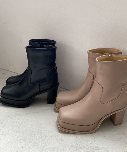 archives（アルシーヴ）の「厚底ヒールブーツ（ブーツ・レディース・ブラック/ベージュ・MEDIUM/LARGE）」の2枚目の写真