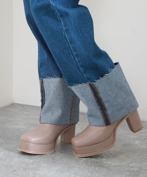 archives（アルシーヴ）の「厚底ヒールブーツ（ブーツ・レディース・ブラック/ベージュ・MEDIUM/LARGE）」の7枚目の写真