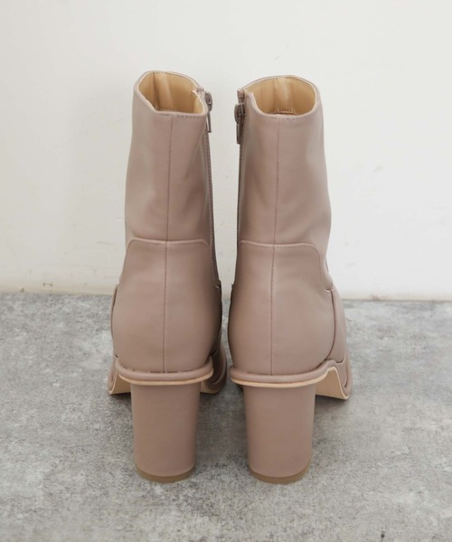archives（アルシーヴ）の「厚底ヒールブーツ（ブーツ・レディース・ブラック/ベージュ・MEDIUM/LARGE）」の11枚目の写真