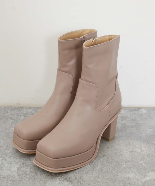 archives（アルシーヴ）の「厚底ヒールブーツ（ブーツ・レディース・ブラック/ベージュ・MEDIUM/LARGE）」の13枚目の写真