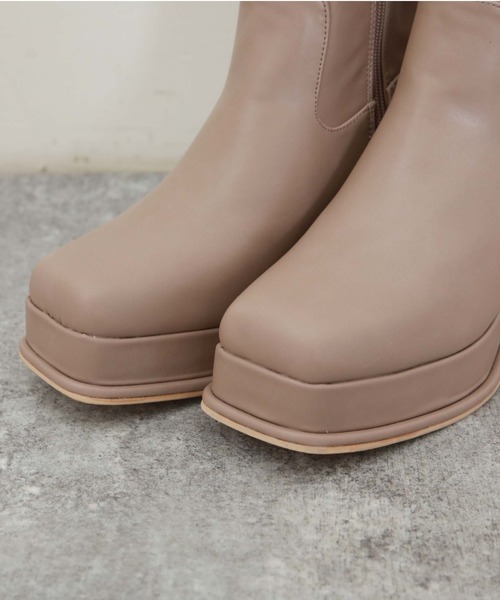 archives（アルシーヴ）の「厚底ヒールブーツ（ブーツ・レディース・ブラック/ベージュ・MEDIUM/LARGE）」の14枚目の写真