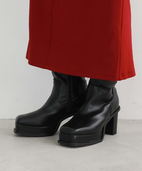 archives（アルシーヴ）の「厚底ヒールブーツ（ブーツ・レディース・ブラック/ベージュ・MEDIUM/LARGE）」の3枚目の写真