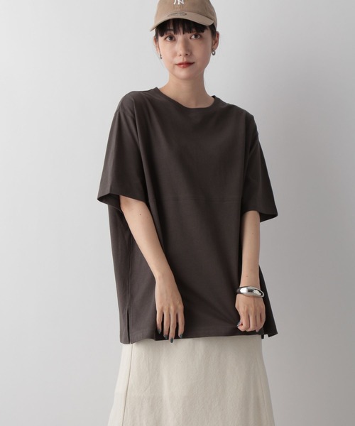 LOWRYS FARM（ローリーズファーム）の「キリカエユルＴシャツ　352427（Tシャツ/カットソー・レディース・オフホワイト/チャコールグレー/ブラウン/アイボリー・FREE）」の2枚目の写真