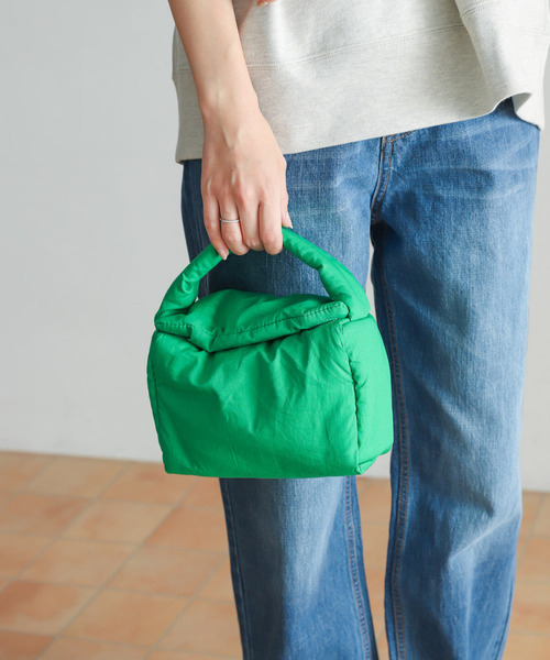 URBAN RESEARCH DOORS(アーバンリサーチドアーズ)の「クッションハンドバッグ(ハンドバッグ・レディース・ブラック/オフホワイト/グリーン・ONE)」の6枚目の写真