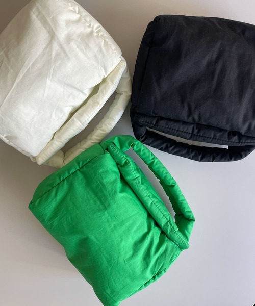 URBAN RESEARCH DOORS(アーバンリサーチドアーズ)の「クッションハンドバッグ(ハンドバッグ・レディース・ブラック/オフホワイト/グリーン・ONE)」の8枚目の写真