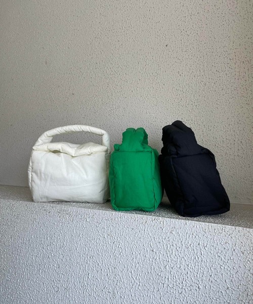 URBAN RESEARCH DOORS(アーバンリサーチドアーズ)の「クッションハンドバッグ(ハンドバッグ・レディース・ブラック/オフホワイト/グリーン・ONE)」の11枚目の写真