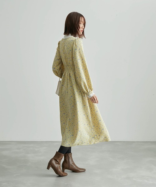 ROPE' PICNIC(ロペピクニック)の「小花柄ハイウエストワンピース(ワンピース・レディース・イエロー/ブラック・38/36)」の7枚目の写真