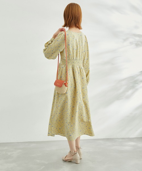 ROPE' PICNIC(ロペピクニック)の「小花柄ハイウエストワンピース(ワンピース・レディース・イエロー/ブラック・38/36)」の9枚目の写真
