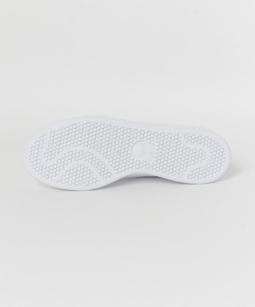 adidas(アディダス)の「adidas STAN SMITH(スニーカー・メンズ・ブラック・26/27/28)」の6枚目の写真