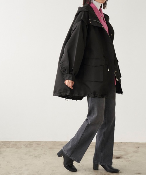 Chaco closet(チャコ クローゼット)の「撥水加工ボリュームスリーブマウンテンパーカー(マウンテンパーカー・レディース・ブラック/カーキ/アイボリー・FREE)」の11枚目の写真