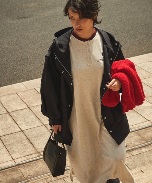 Chaco closet(チャコ クローゼット)の「撥水加工ボリュームスリーブマウンテンパーカー(マウンテンパーカー・レディース・ブラック/カーキ/アイボリー・FREE)」の16枚目の写真