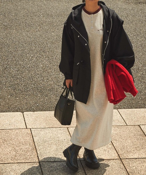 Chaco closet(チャコ クローゼット)の「撥水加工ボリュームスリーブマウンテンパーカー(マウンテンパーカー・レディース・ブラック/カーキ/アイボリー・FREE)」の18枚目の写真