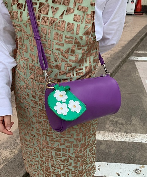 Casselini(キャセリーニ)の「Casselini(キャセリーニ)シリンダーバッグ(ショルダーバッグ・レディース・ブラック/パープル/オレンジ・FREE)」の20枚目の写真