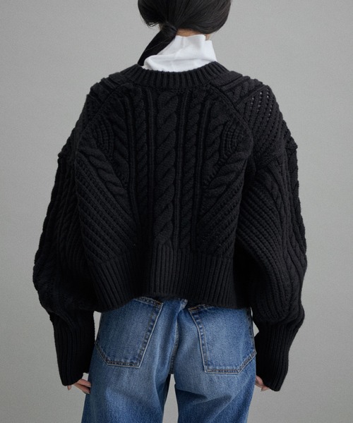 ADAM ET ROPE'（アダムエロペ）の「【WEB限定(一部店舗展開あり)・2WAY】ケーブルカーディガン（ニット/セーター・レディース・ブラック/オフホワイト/イエロー・FREE）」の10枚目の写真