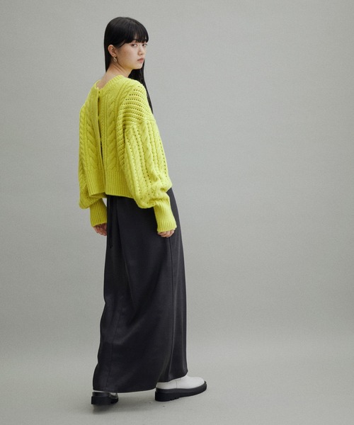 ADAM ET ROPE'（アダムエロペ）の「【WEB限定(一部店舗展開あり)・2WAY】ケーブルカーディガン（ニット/セーター・レディース・ブラック/オフホワイト/イエロー・FREE）」の9枚目の写真