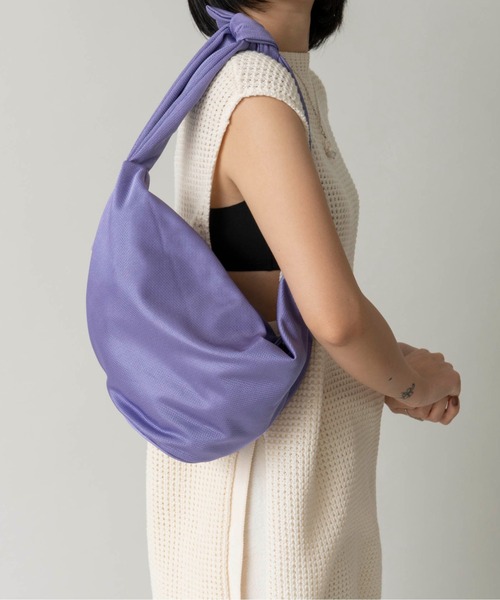 LE VERNIS（ル・ベルニ）の「LE VERNIS(ル・ベルニ)メッシュラップバッグ（ハンドバッグ・レディース・イエロー/パープル/ブラック/ベージュ・FREE）」の4枚目の写真