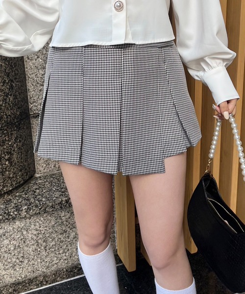 one after another NICE CLAUP（ワンアフターアナザーナイスクラップ）の「プリーツショートスカパン　2023SS（その他パンツ・レディース・ブラック/アイボリー/ブラック系その他・FREE）」の3枚目の写真