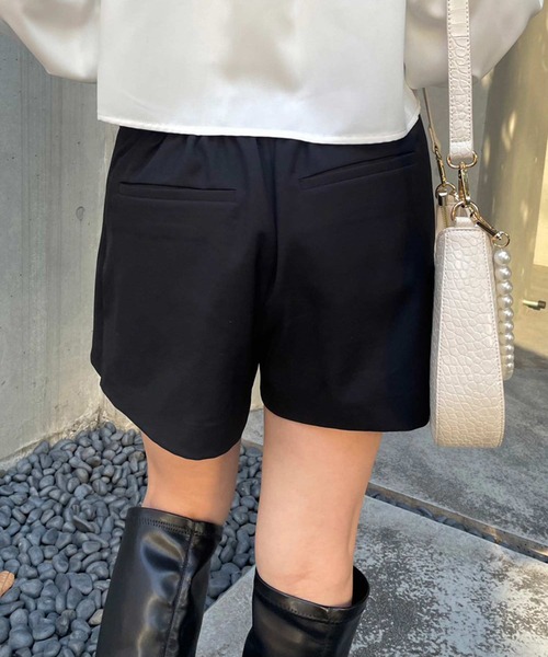 one after another NICE CLAUP（ワンアフターアナザーナイスクラップ）の「プリーツショートスカパン　2023SS（その他パンツ・レディース・ブラック/アイボリー/ブラック系その他・FREE）」の11枚目の写真