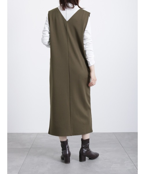 Samansa Mos2 blue(サマンサモスモスブルー)の「Vネックジャンスカ(ワンピース・レディース・ブラック/ダークブラウン/モカ・フリ-)」の20枚目の写真