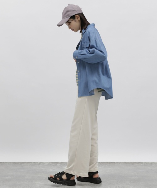 LAKOLE（ラコレ）の「ダンガリーダブルポケットシャツ / 185866（シャツ/ブラウス・レディース・ライトブルー/サックスブルー・MEDIUM/SMALL）」の13枚目の写真