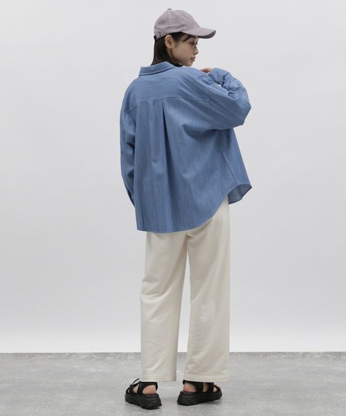 LAKOLE（ラコレ）の「ダンガリーダブルポケットシャツ / 185866（シャツ/ブラウス・レディース・ライトブルー/サックスブルー・MEDIUM/SMALL）」の17枚目の写真