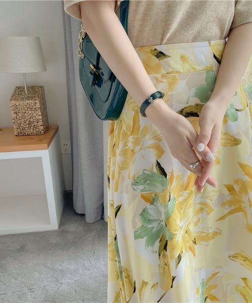 N.s（エヌドットエス）の「エレガントフラワーデザインスカート