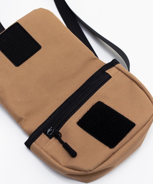 KiU(キウ)の「600D ウォーターリペレントショルダーポーチ(ショルダーバッグ・レディース・ブラック/キャメル/レオパード/アニマル/カラフル・FREE)」の8枚目の写真