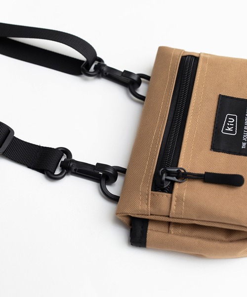 KiU(キウ)の「600D ウォーターリペレントショルダーポーチ(ショルダーバッグ・レディース・ブラック/キャメル/レオパード/アニマル/カラフル・FREE)」の9枚目の写真
