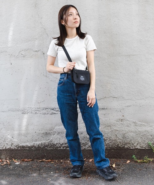 KiU(キウ)の「600D ウォーターリペレントショルダーポーチ(ショルダーバッグ・レディース・ブラック/キャメル/レオパード/アニマル/カラフル・FREE)」の11枚目の写真