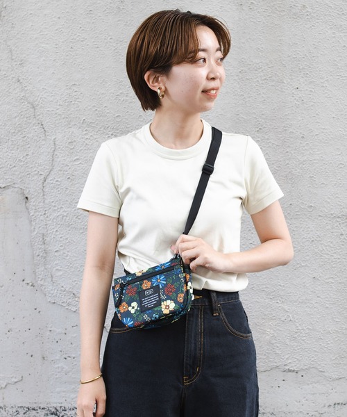 KiU(キウ)の「600D ウォーターリペレントショルダーポーチ(ショルダーバッグ・レディース・ブラック/キャメル/レオパード/アニマル/カラフル・FREE)」の13枚目の写真