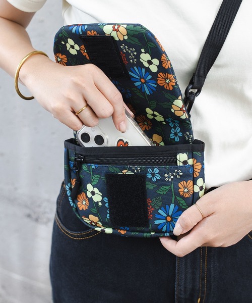 KiU(キウ)の「600D ウォーターリペレントショルダーポーチ(ショルダーバッグ・レディース・ブラック/キャメル/レオパード/アニマル/カラフル・FREE)」の16枚目の写真