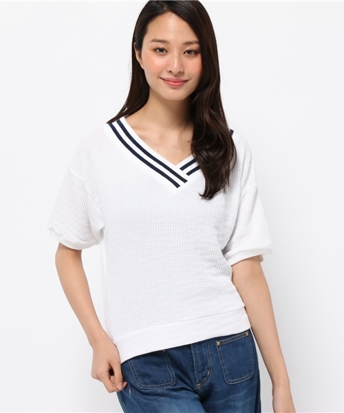 Chico(チコ)の「RIBライン衿TOPS(Tシャツ/カットソー・レディース・ホワイト/モスグリーン・FREE)」の3枚目の写真