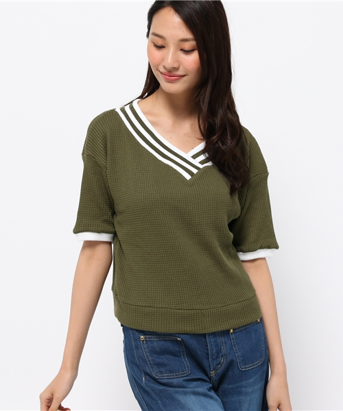 Chico(チコ)の「RIBライン衿TOPS(Tシャツ/カットソー・レディース・ホワイト/モスグリーン・FREE)」の4枚目の写真