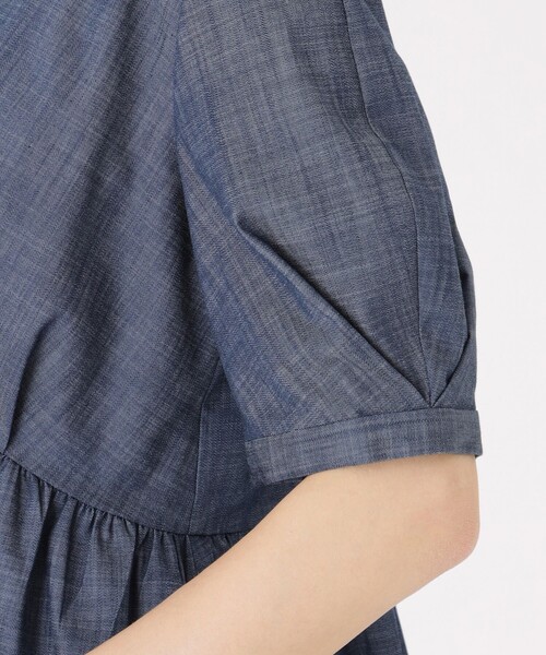 CAST:（キャストコロン）の「【大人気定番】ライトデニムギャザーブラウス（シャツ/ブラウス・レディース・ネイビー・S/M）」の7枚目の写真