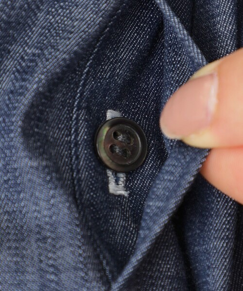 CAST:（キャストコロン）の「【大人気定番】ライトデニムギャザーブラウス（シャツ/ブラウス・レディース・ネイビー・S/M）」の6枚目の写真