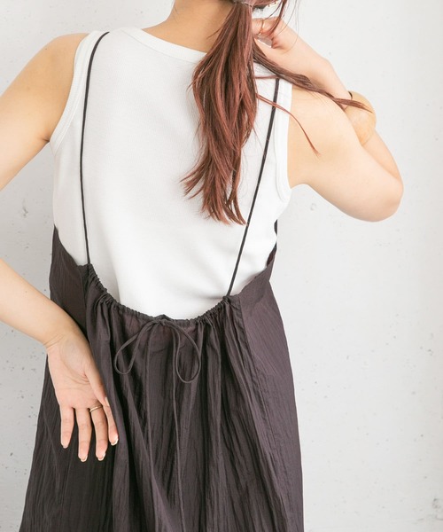 KBF（ケイビーエフ）の「ワッフルクロップドタンクトップ（タンクトップ・レディース・ダークブラウン/グレー/オフホワイト・ONE）」の2枚目の写真