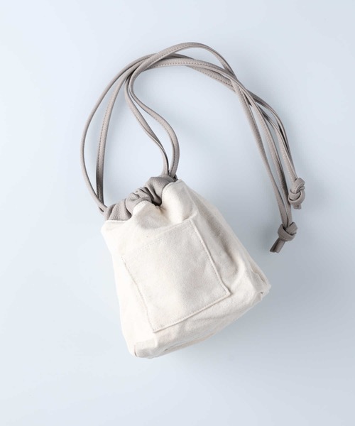 HONEYSUCKLE ROSE（ハニーサックルローズ）の「【HONEYSUCKLE ROSE】リバーシブル巾着ショルダー（ショルダーバッグ・レディース・ブラック/グレー・ONE SIZE）」の18枚目の写真