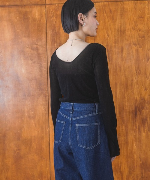 A part by(アパートバイ)の「シアーベロアカットソー_長袖(Tシャツ/カットソー・レディース・ブラック/グレー系その他/ブルー/オフホワイト/ブラック系その他2/カーキ/ブラウン/ピンク系その他2・FREE)」の16枚目の写真