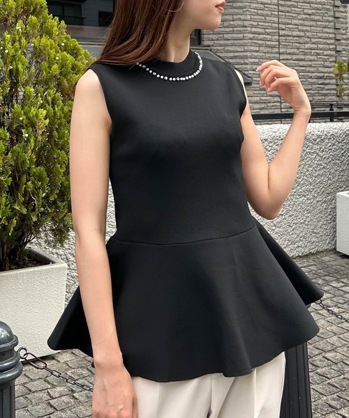 INGNI（イング）の「ペプラムノースリニット（ニット/セーター・レディース・ボルドー/ブラック/オフホワイト・M）」の2枚目の写真