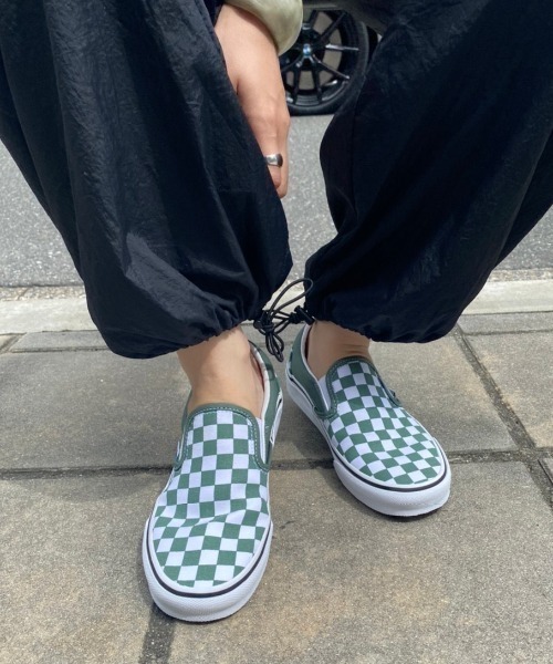 VANS(バンズ)の「【VANS】ヴァンズ CLASSIC SLIP-ON クラシック スリッポン(スリッポン・メンズ・グリーン・28/27)」の4枚目の写真