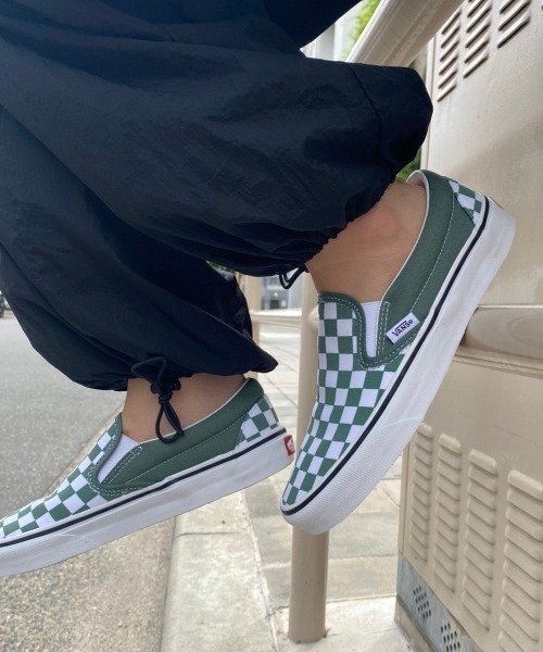 VANS(バンズ)の「【VANS】ヴァンズ CLASSIC SLIP-ON クラシック スリッポン(スリッポン・メンズ・グリーン・28/27)」の2枚目の写真