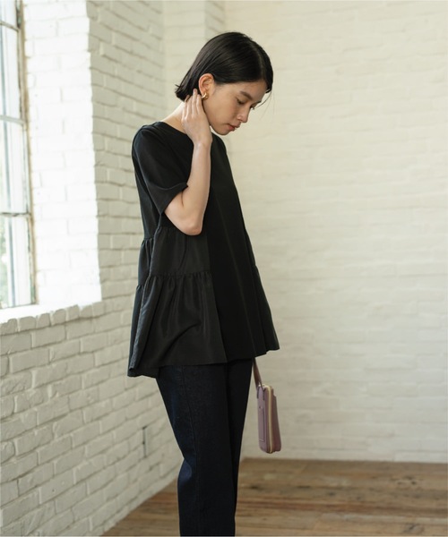 OPAQUE.CLIP(オペークドットクリップ)の「◆Aラインティアードカットソー/シルク調コットン【洗濯機洗い可】(Tシャツ/カットソー・レディース・ブラック/オフホワイト/グリーン/ボルドー・36/38/40/42)」の5枚目の写真