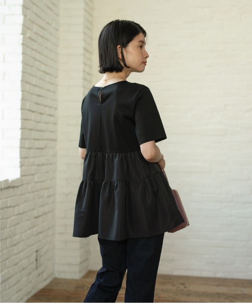 OPAQUE.CLIP(オペークドットクリップ)の「◆Aラインティアードカットソー/シルク調コットン【洗濯機洗い可】(Tシャツ/カットソー・レディース・ブラック/オフホワイト/グリーン/ボルドー・36/38/40/42)」の6枚目の写真