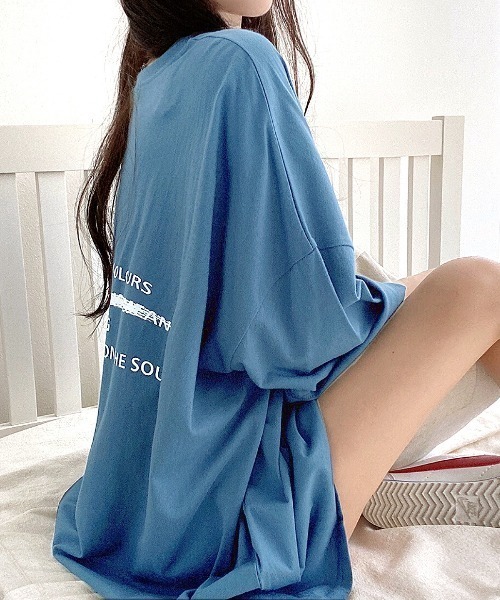 SHEENA（シーナ）の「綿100％、バックロゴプリントBIGＴシャツ（Tシャツ/カットソー・レディース・ホワイト/ブルー系その他/ブラック/チャコールグレー・M）」の4枚目の写真