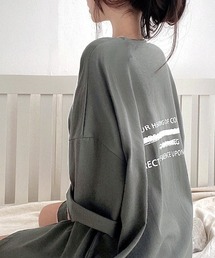 綿100%、バックロゴプリントBIGTシャツ