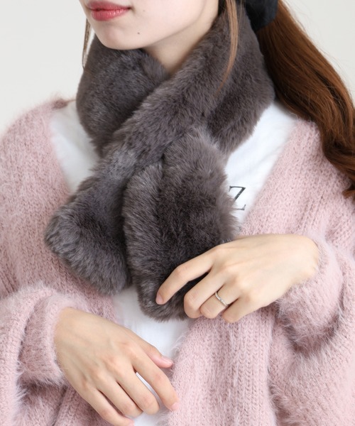 FUNALIVE(ファンアライブ)の「PAGE ONE 差し込みフェイクファーミニティペット(ネックウォーマー/スヌード・レディース・チャコール/ベージュ/グレー/モカ/ブルー/チャコールグレー/ライトグレー/チョコ/ライトベージュ/ブルー系1/アイボリー/グレー系その他/グレー系その他2・FREE)」の7枚目の写真